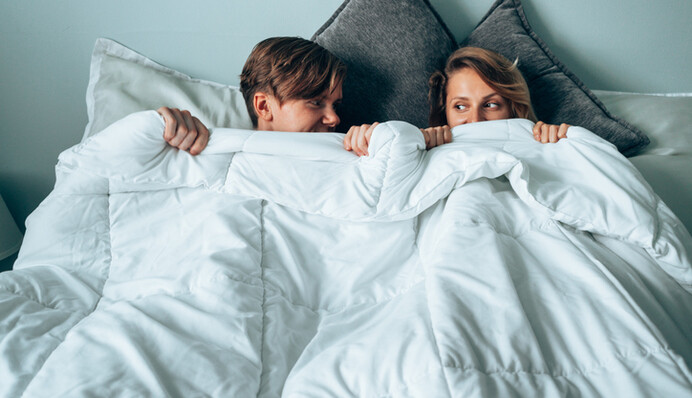 Не варто в це вірити. Лікар розвінчала 5 популярних міфів про секс