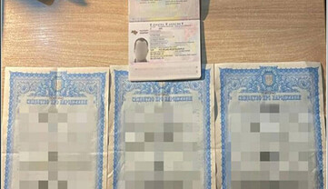 Можуть виїжджати за кордон без дітей: яким чоловікам дозволили залишити Україну