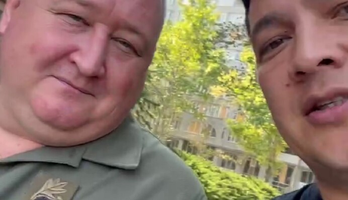 Він на місці: Кім зняв інтригуюче відео з генералом Марченком