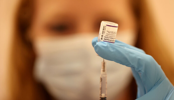 В Минздраве объяснили, кому не нужно делать вторую бустерную дозу прививки против COVID-19