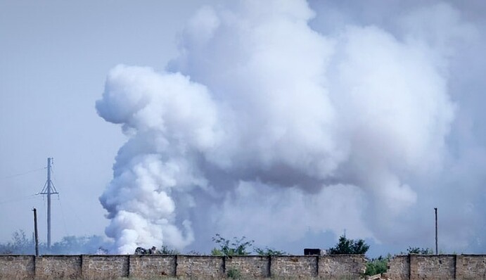 Вибухи під Джанкоєм: з'явилося відео скупчення техніки, зняте до удару