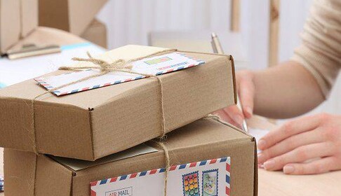 Будет быстрее и дешевле: Украина и Польша снижают тарифы на пересылку посылок