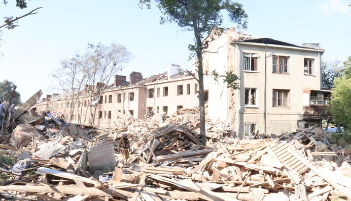 Українці гинули цілими сім'ями: кількість жертв удару по Харкову продовжує зростати