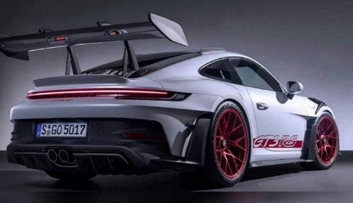 Porsche готує в серію новий 911: у мережу потрапили шпигунські фото 