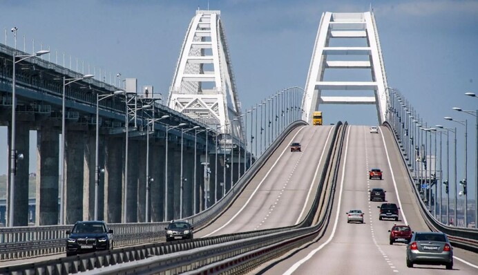 Ворога слід тримати на прицілі: британський експерт пояснив, чому не треба підривати Керченський міст