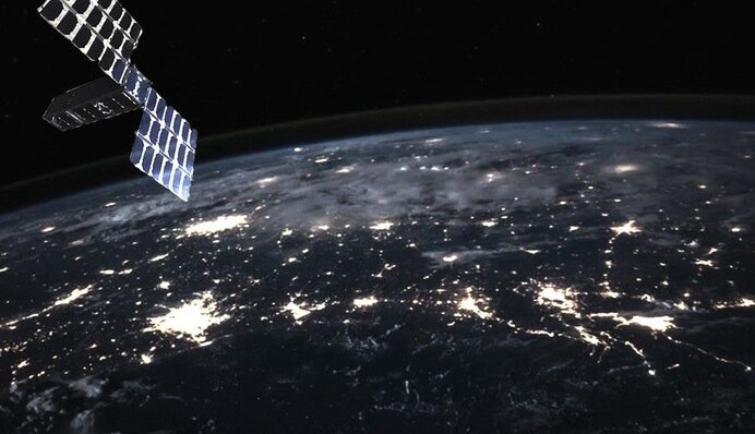 Супутник ICEYE для української армії: у Міноборони розповіли, чим він такий важливий