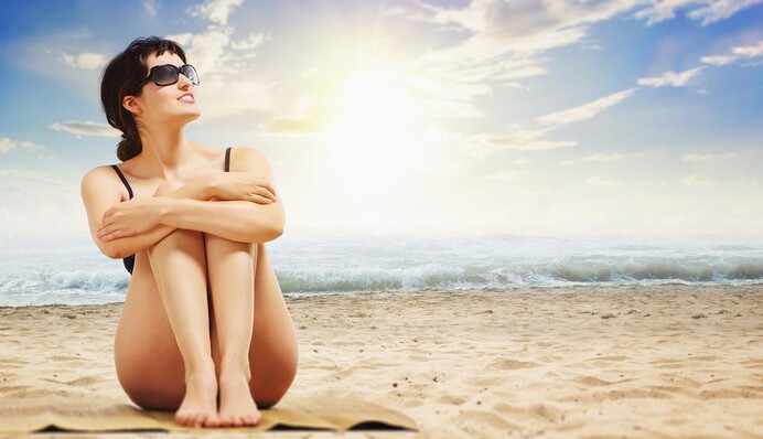 Дерматолог розповіла, чи може сонце вилікувати акне