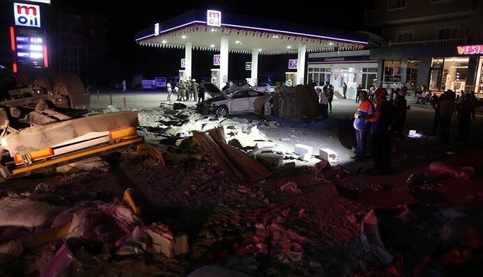 В Турции грузовик влетел в толпу - много погибших: фото и видео момента ДТП