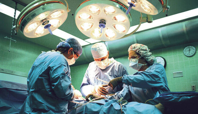 Оставили память об операции? Под Киевом хирурги зашили в тело ребенка посторонний предмет