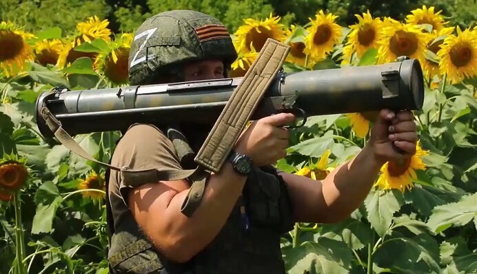 Б'ються з рослинами: міноборони РФ відзначилося відео фейкового 