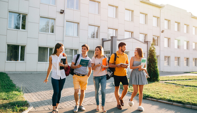Виїзд студентів іноземних вузів з України: адвокат пояснив поточну ситуацію