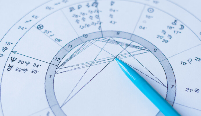 Ракам варто довіритися інтуїції, а Дівам – влаштувати собі свято: гороскоп для всіх знаків Зодіаку на 28 серпня