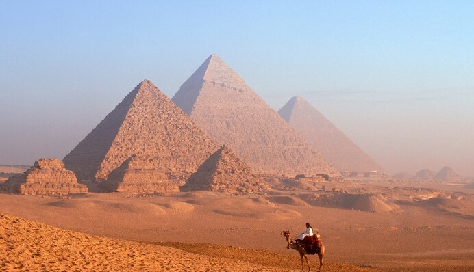 Как были построены египетские пирамиды: археологи дали неожиданный ответ