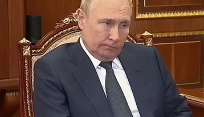 Путину все хуже: мимику не сдерживает, руки не контролирует