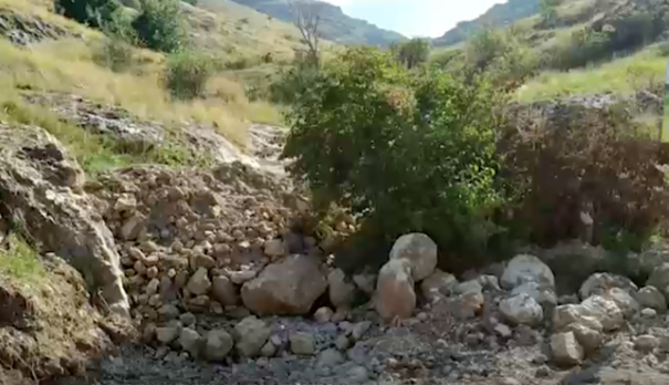 Под Симферополем коммунальщики уничтожили источник питьевой воды: видео