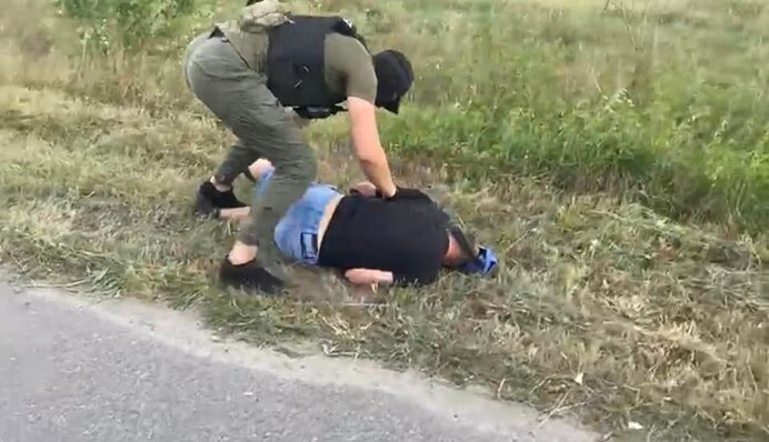 Под Киевом задержан торговец оружием, фото и видео