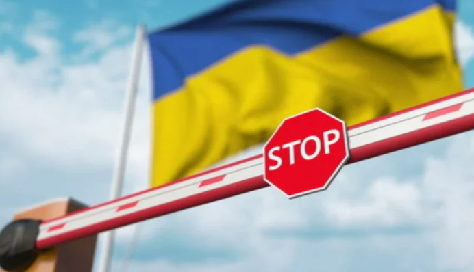 Опіка над інвалідом та виїзд з України: юристи відповіли на незвичне запитання