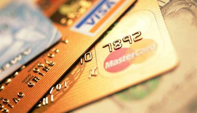 Українцям обмежили зняття готівки: у чому причина