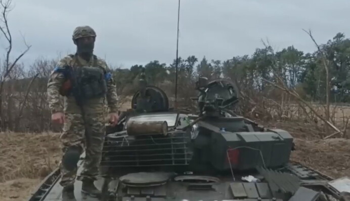 Много убитых россиян и подбитой техники: десант ВСУ показал видео контрнаступления на Харьковщине