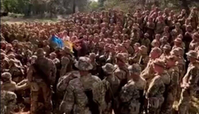 Як Гайдамаки в лісі: українські військові вразили соцмережі виконанням гімну під звуки скрипки - відео