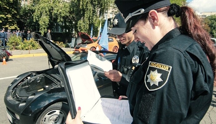 На ці хитрощі ведуться багато хто: українцям розповіли, як не припуститися помилки при покупці авто
