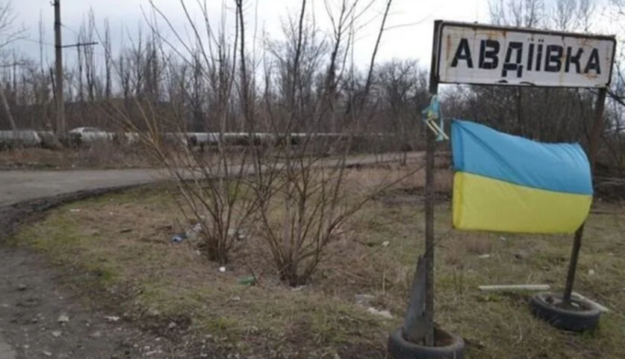 Четвертый месяц под плотным огнем без света и газа: как сейчас живут люди в Авдеевке