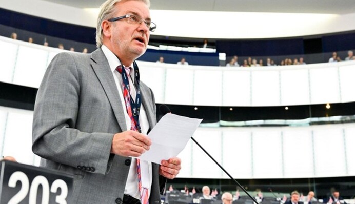 Немецкий евродепутат призывает увеличить поставки вооружений Украине: видео