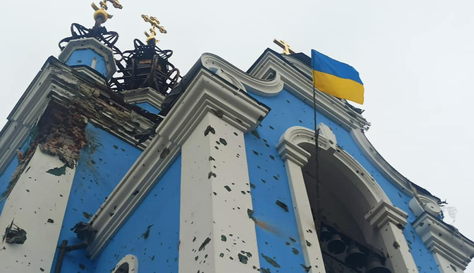 Тіла лежали без голів: окупанти у Богородичному по-звірячому вбивали людей і нагадили у церкві