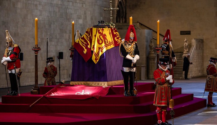 ​Прощание с королевой Елизаветой II в Лондоне: траурная церемония и онлайн-трансляция похорон
