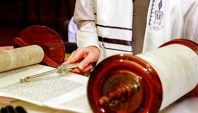 Верят в ВСУ: в Украину приехали тысячи паломников-хасидов