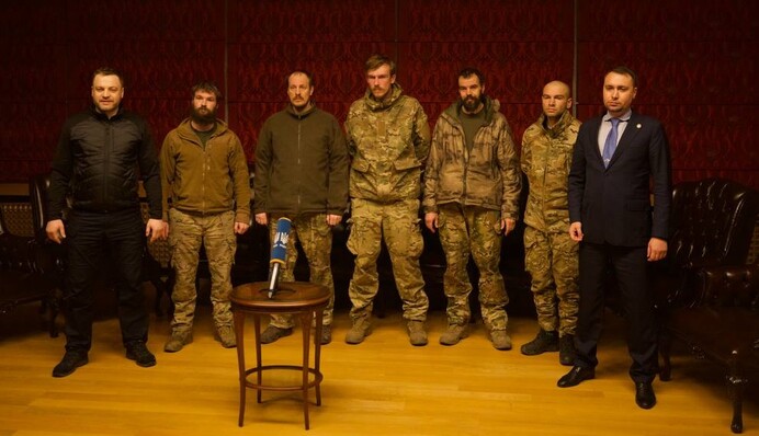 Подробиці звільнення 215 захисників України: відео брифінгу