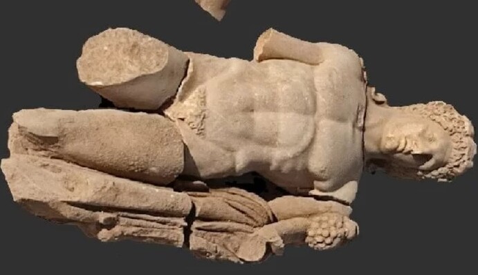 У Греції розкопали статую молодого Геракла: фото чудової знахідки