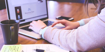 Помощь украинкам в Польше: кто может получить 4000 долларов