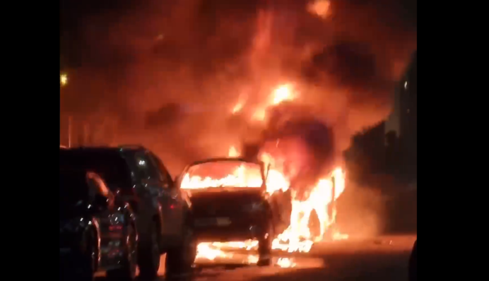 У Москві згоріло авто біля ділового центру: відео