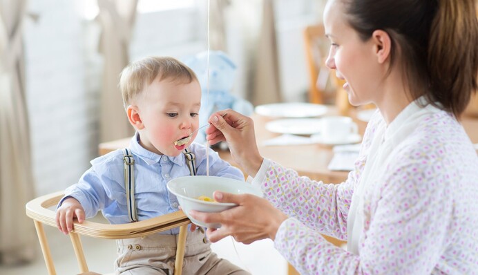 С проживанием в семье: в Украине няне готовы платить 1500 евро в месяц