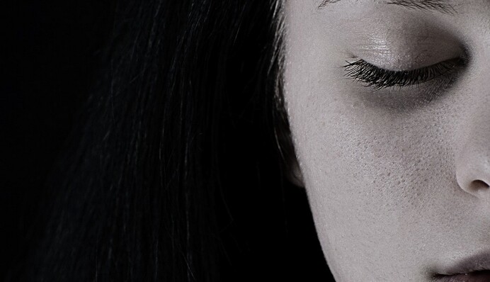 Сухость и ощущение песка: офтальмолог рассказала, как лечить синдром сухого глаза