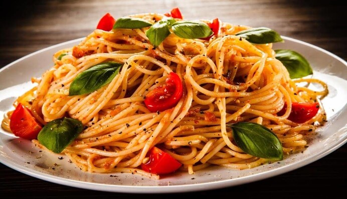 Як приготувати смачні макарони без варіння: поради господаркам