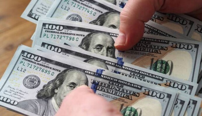 Українцям дозволять купувати долар за 36,6 грн, але є нюанси