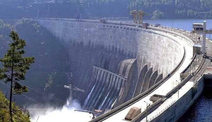 Историческая катастрофа: какие риски несет подрыв дамбы Каховской ГЭС