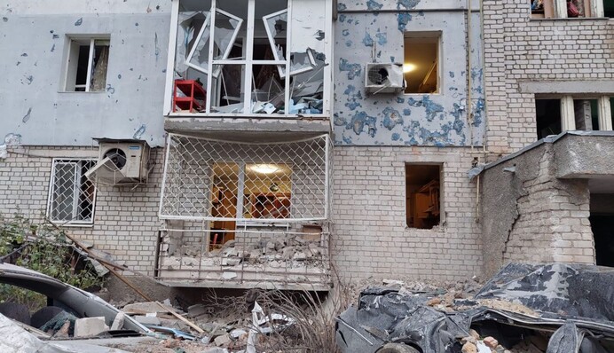 Окупанти атакували Миколаїв та область цілою "зграєю" дронів-камікадзе: фото руйнувань