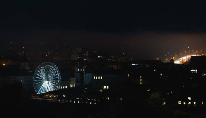 Киев погрузился во тьму: как выглядит столица ночью, без света: фото