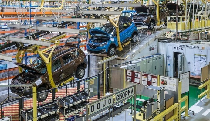 В России автопром сократился почти на 77%: что известно