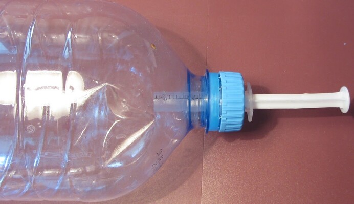 Якщо відключили воду: прості способи, як зробити умивальник із підручних засобів