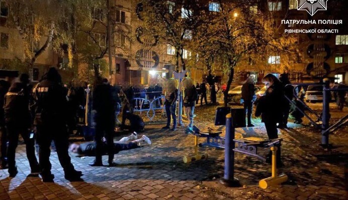 У Рівному на дитячому майданчику підірвали гранату: є постраждалі, деталі