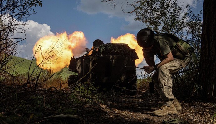 Втеча росіян з Херсона: ЗСУ візьмуть під вогневий контроль Крим
