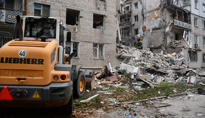 Удар по житловому будинку в Миколаєві та втеча окупантів із Херсона: хроніка війни 11 листопада