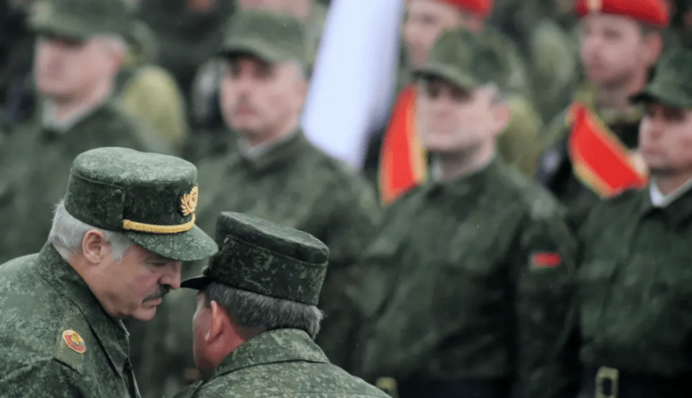 Зачем в Беларуси российские "мобики": белорусский активист назвал две "невоенные" версии