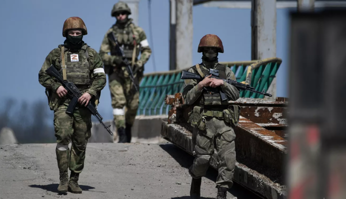 Куда Россия может перебросить войска из Херсона: в Украине оценили угрозу