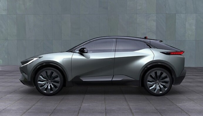 Невеликий і недорогий: з'явилися перші фото нового електрокросовера Toyota
