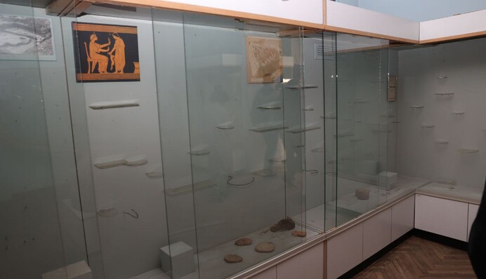 Все ценное забрали: фото разграбленного оккупантами краеведческого музея в Херсоне